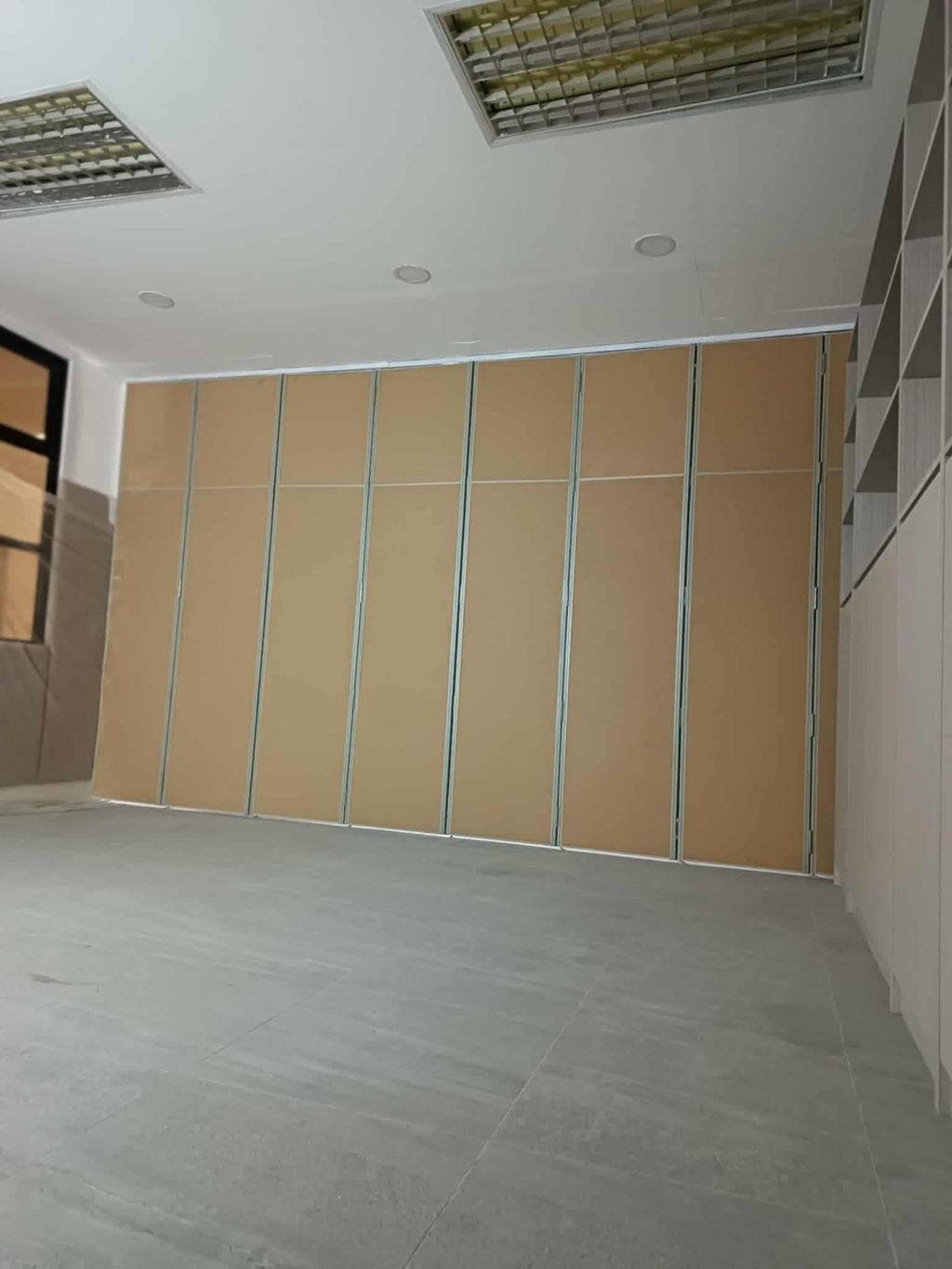 Neuwall Light Duty Folding Wall Partition