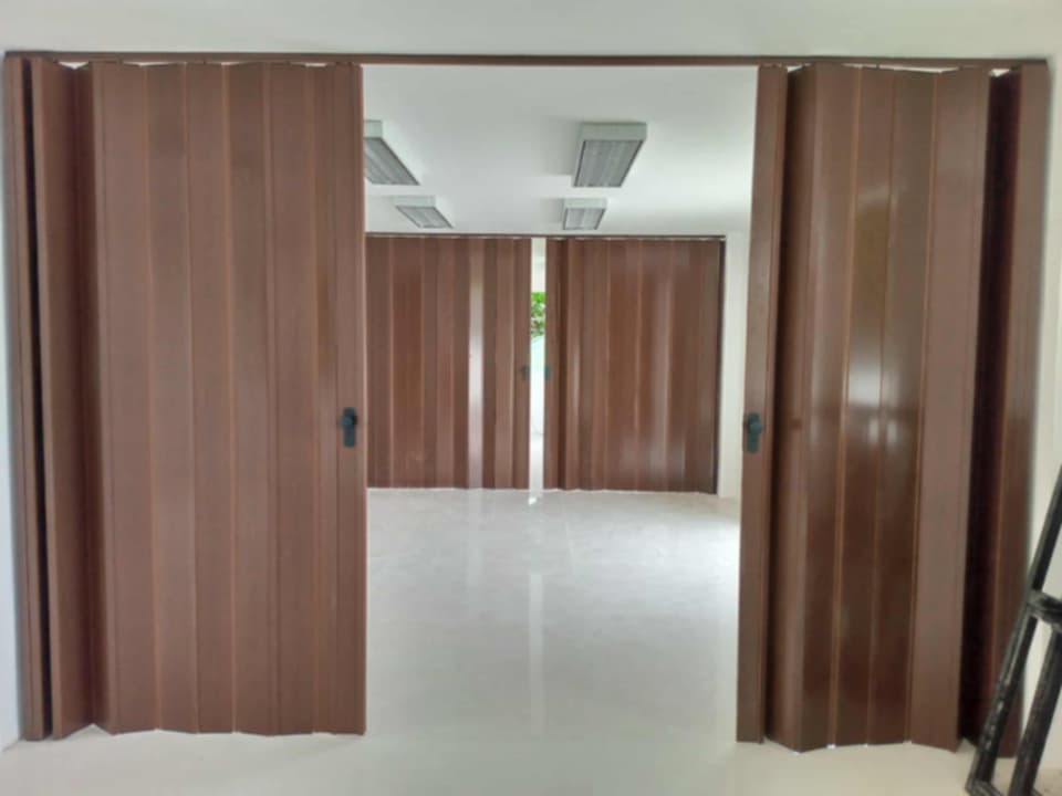 PVC Folding Accordion Door (Deluxe Plain type)